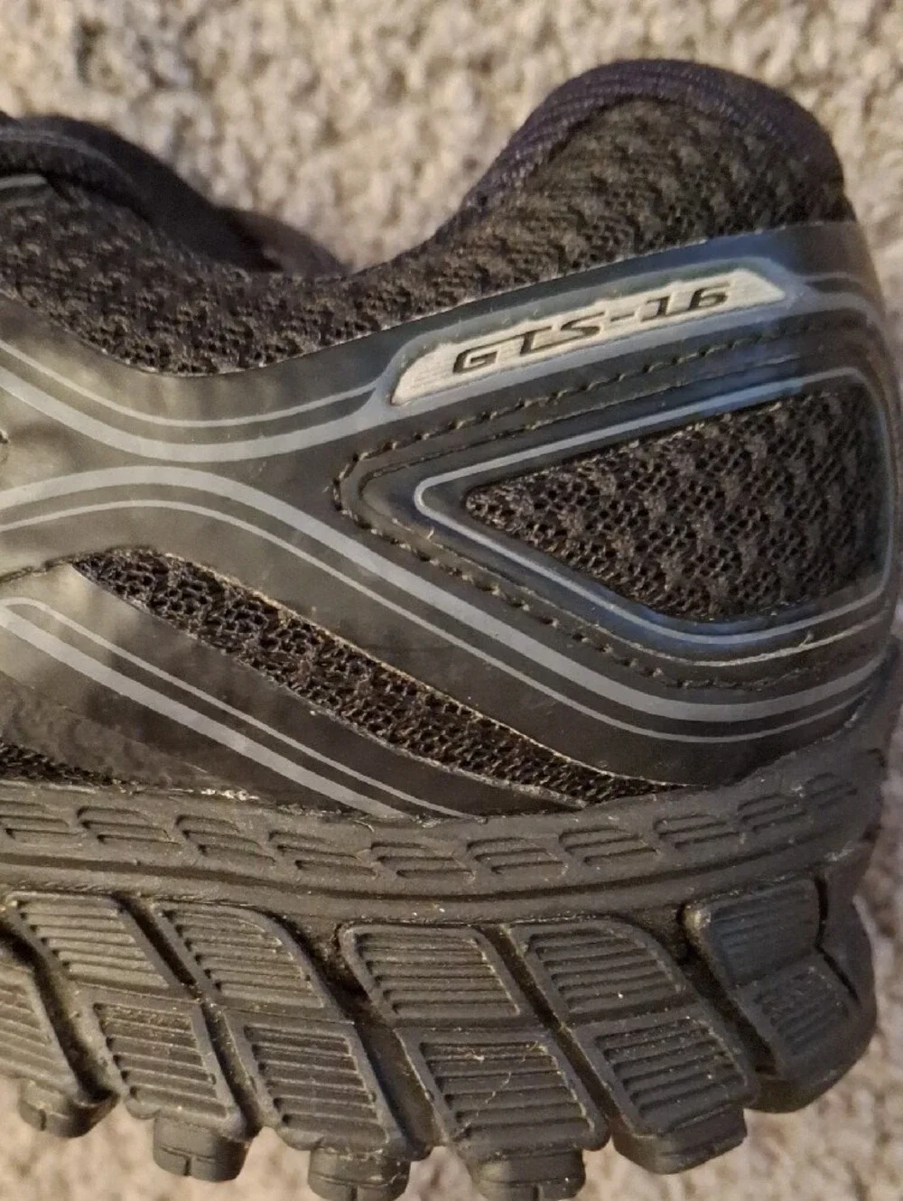 Brooks Adrenaline GTS-16 Men’s Black and Silver Athletic Running Shoes Sz 8D